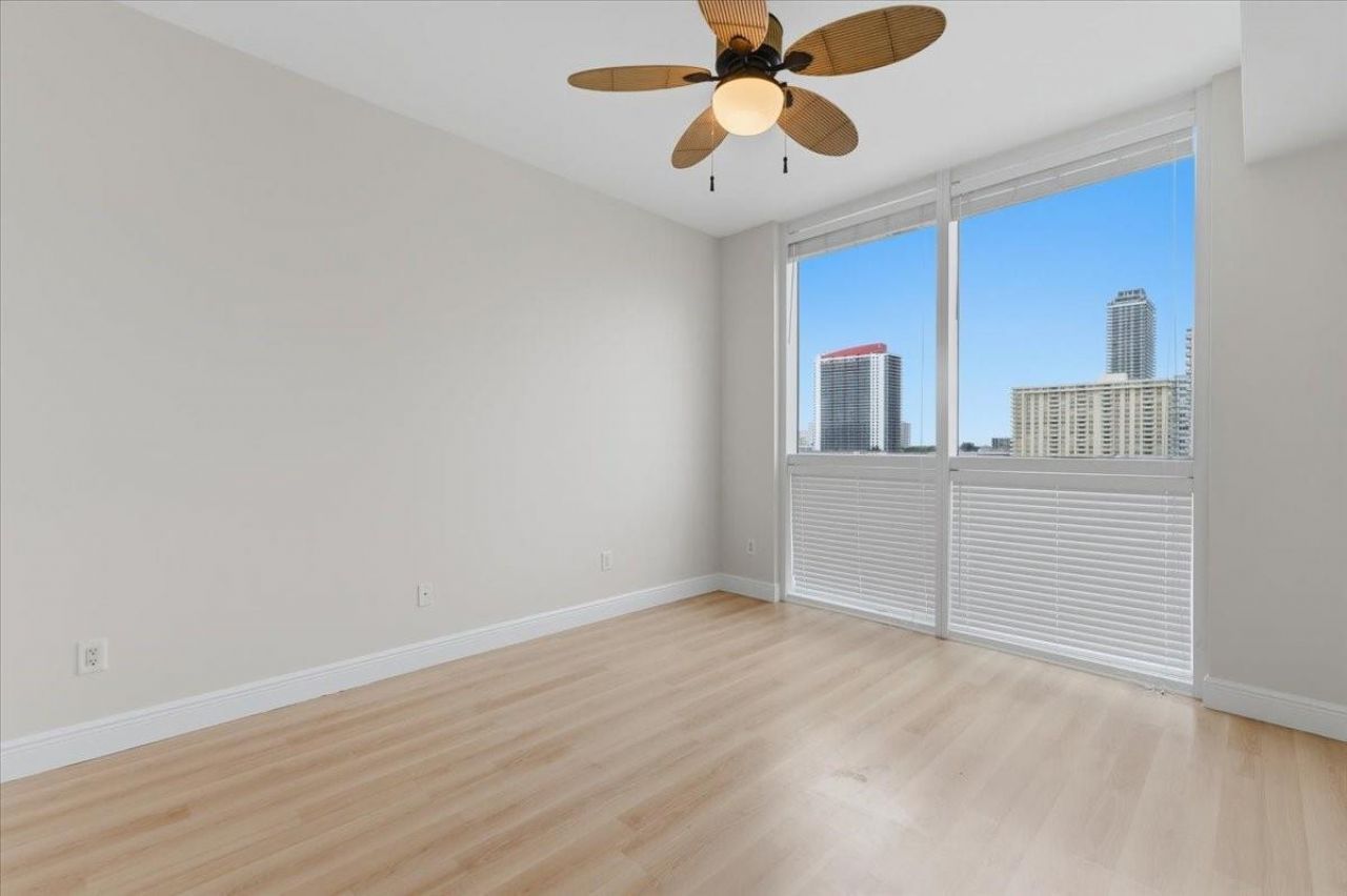 1945 S Ocean Drive, Unit 509, Hallandale Beach, FL 33009 Photo