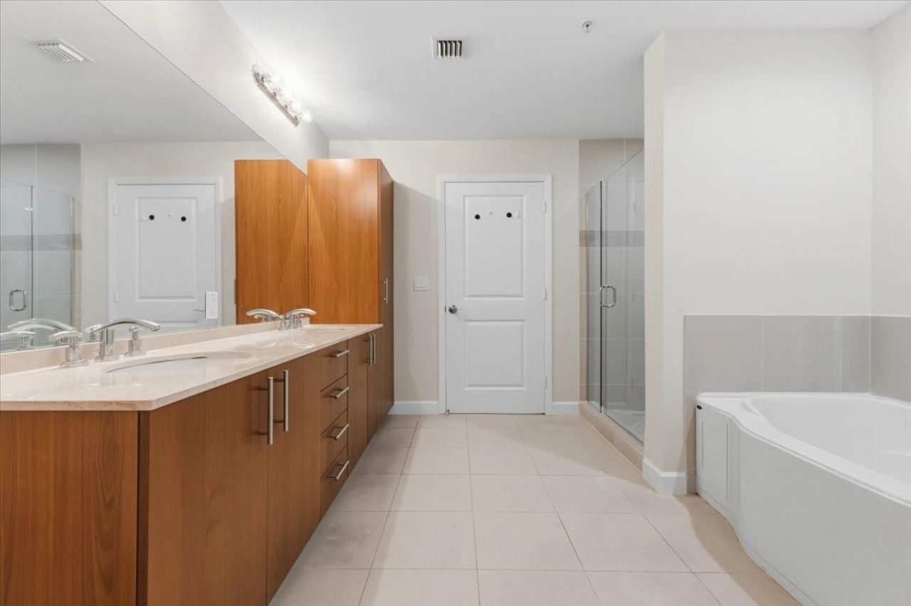 1945 S Ocean Drive, Unit 509, Hallandale Beach, FL 33009 Photo