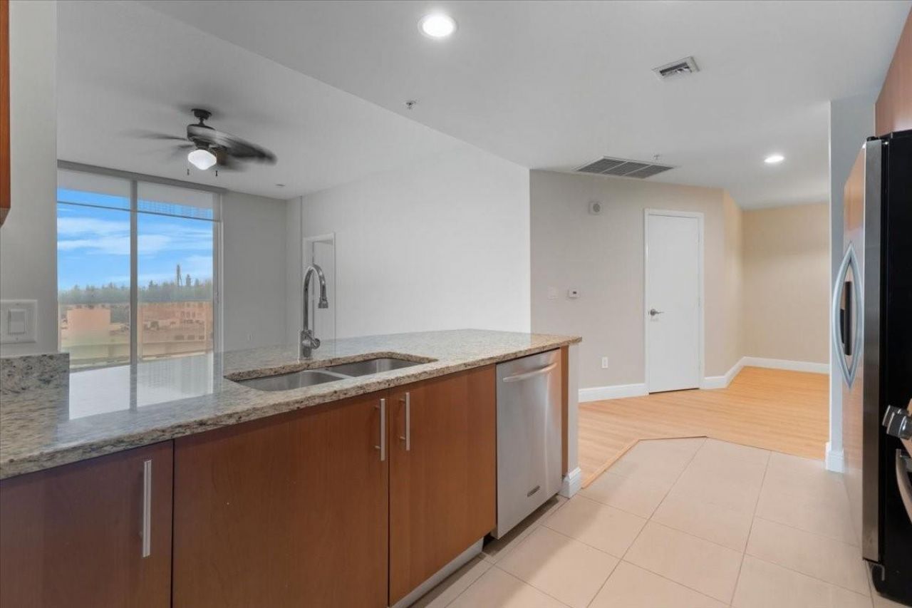 1945 S Ocean Drive, Unit 509, Hallandale Beach, FL 33009 Photo