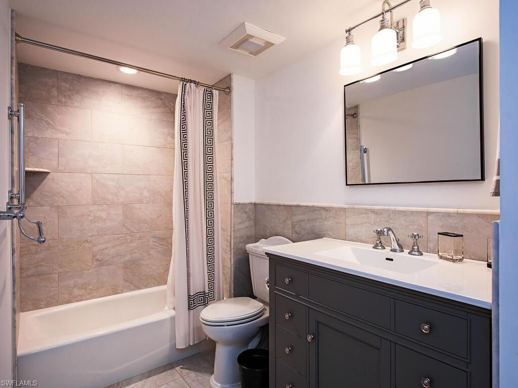 6585 Nicholas Blvd, Unit 1102, Naples, FL 34108 Photo