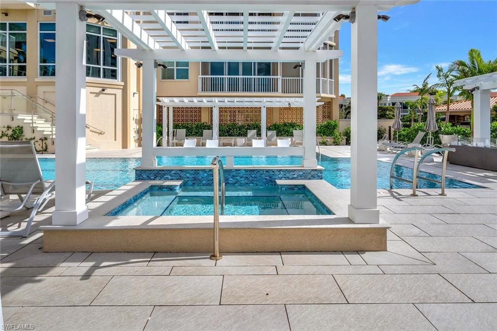 6585 Nicholas Blvd, Unit 1102, Naples, FL 34108 Photo