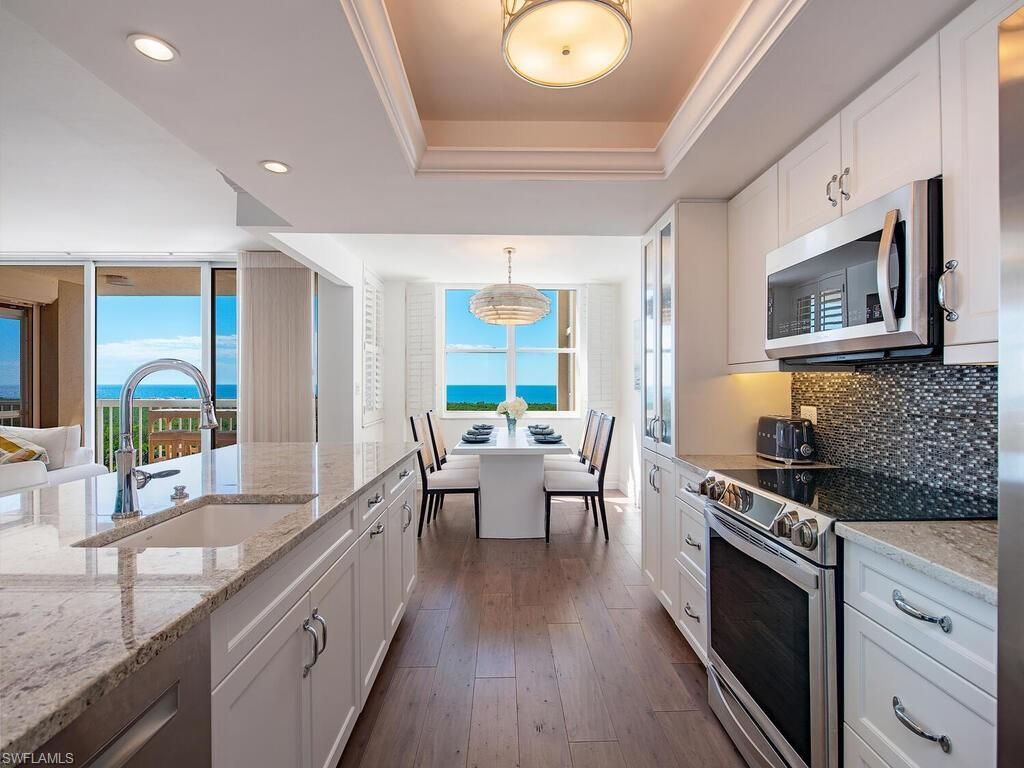 6585 Nicholas Blvd, Unit 1102, Naples, FL 34108 Photo