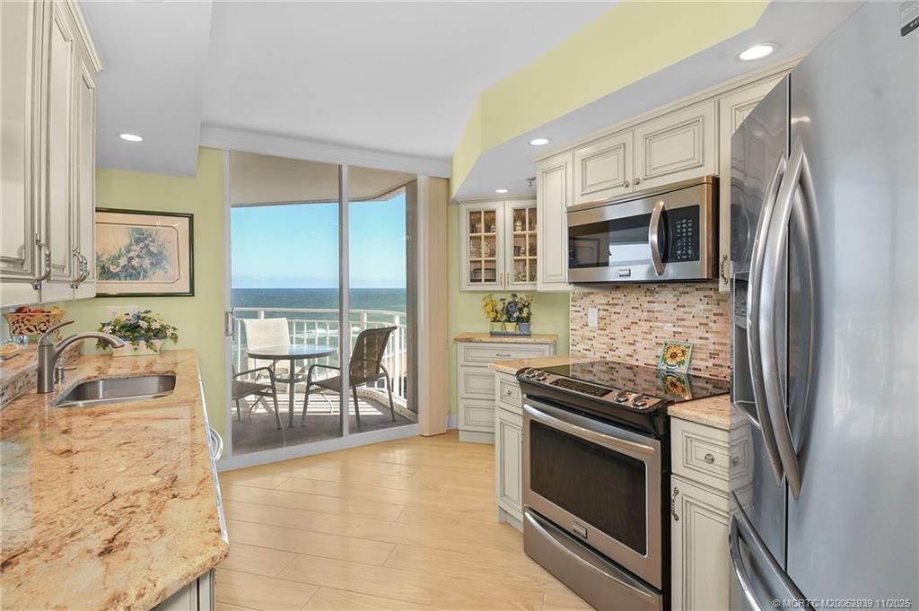 9600 S Ocean Drive, Unit 1009, Jensen Beach, FL 34957 Photo