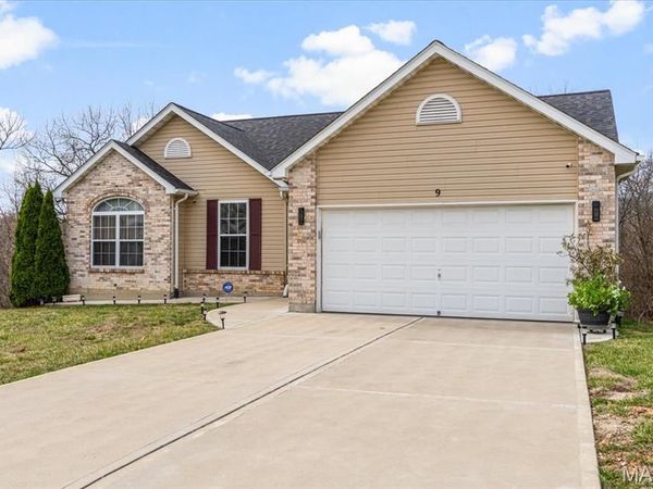 9 Amber Ridge Court, High Ridge, MO 63049