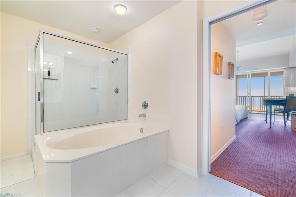 14815 Laguna Dr, Unit 702, Fort Myers, FL 33908 Photo