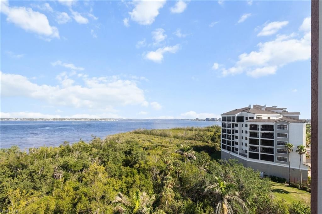 14815 Laguna Dr, Unit 702, Fort Myers, FL 33908 Photo