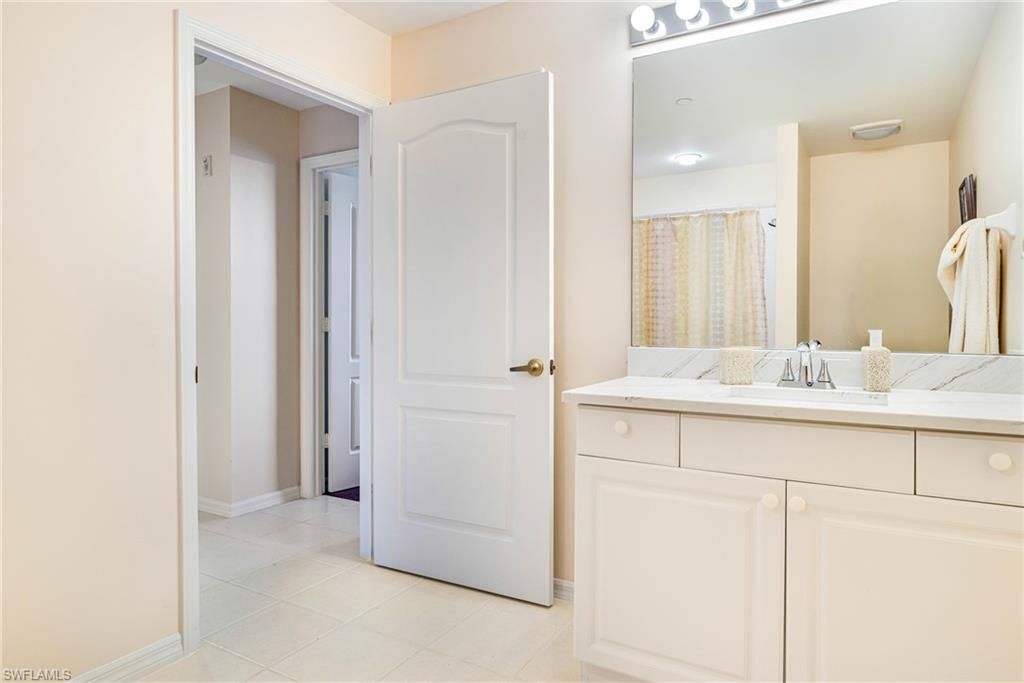 14815 Laguna Dr, Unit 702, Fort Myers, FL 33908 Photo