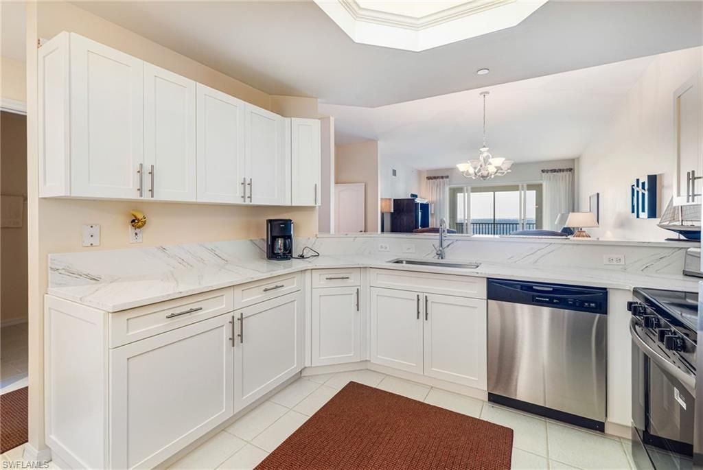 14815 Laguna Dr, Unit 702, Fort Myers, FL 33908 Photo