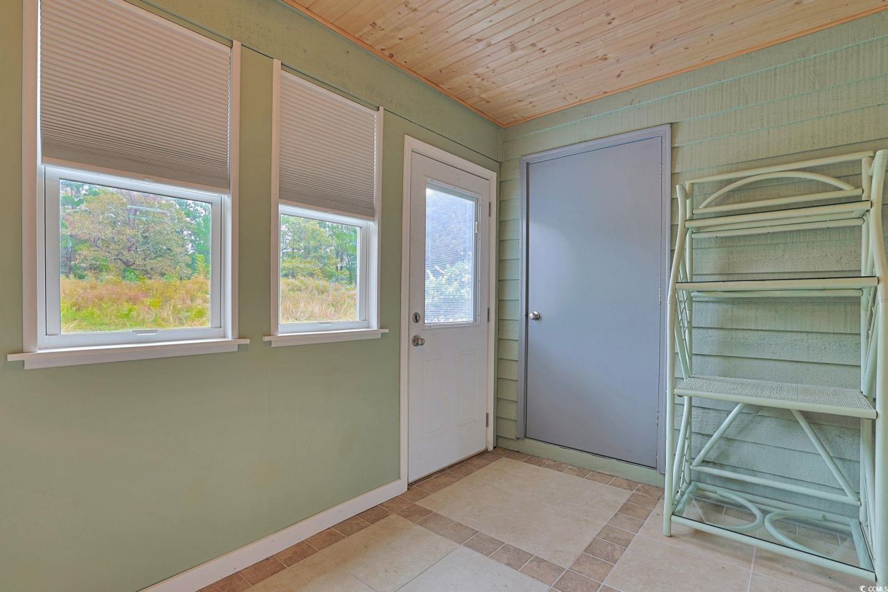 500 Fairway Village Dr. Photo 16