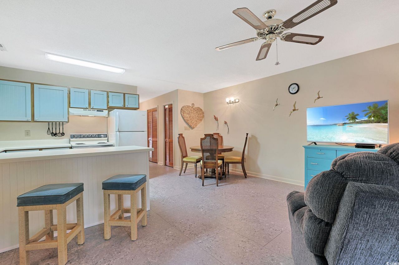 500 Fairway Village Dr. Photo 4