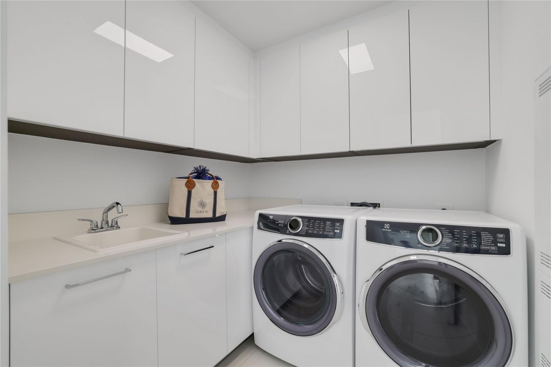 153 N Seabreeze Boulevard, Unit 1001S, Fort Lauderdale, FL 33304 Photo