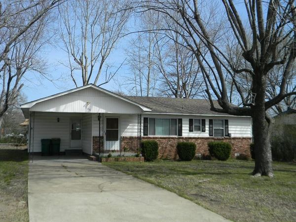 206 N Erie Avenue, Russellville, AR 72801