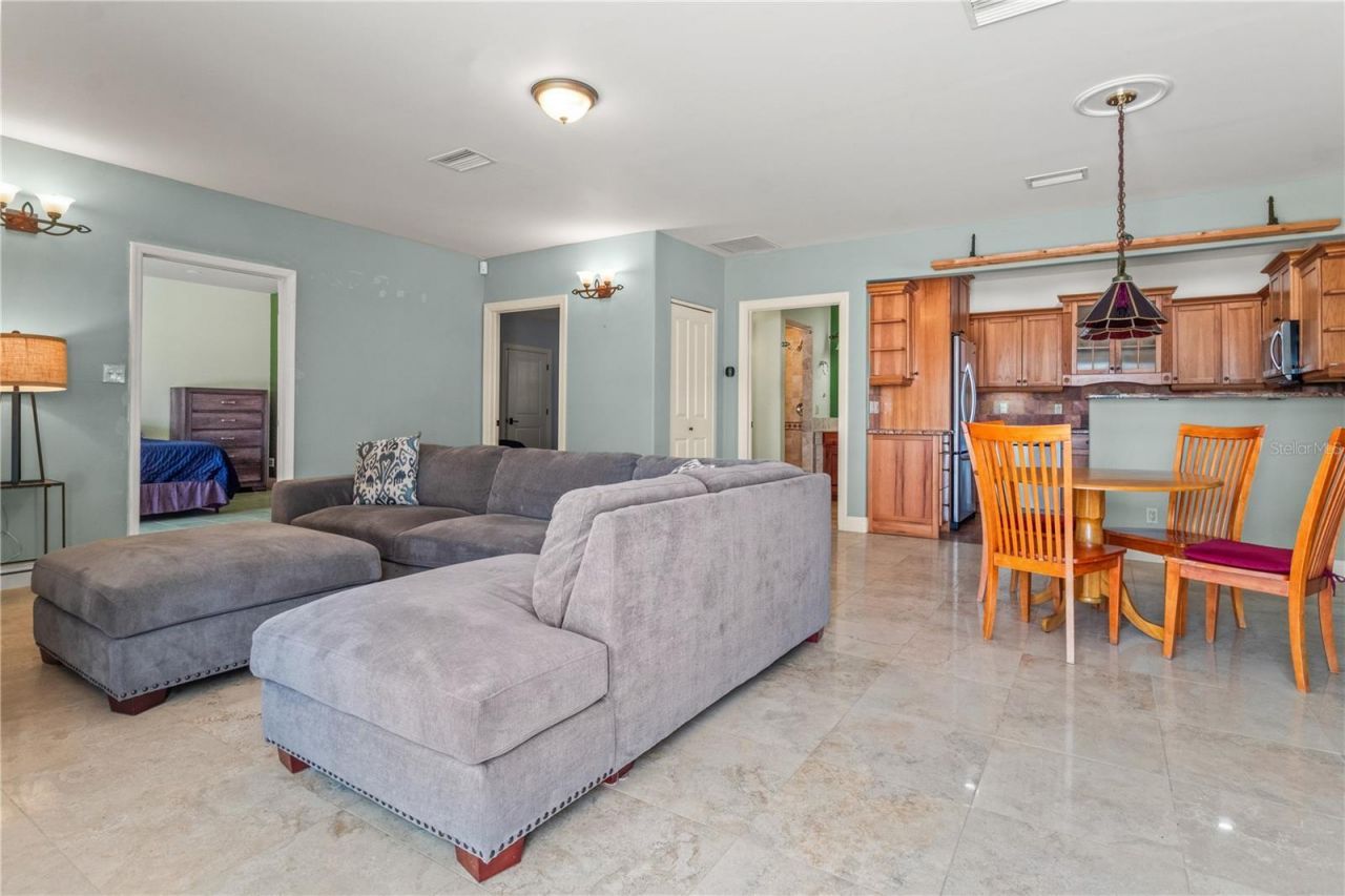 6515 Dimarco Road, Tampa, FL 33634 Photo
