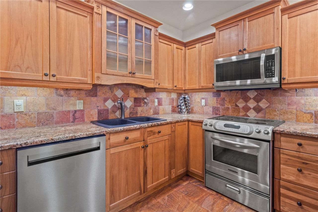 6515 Dimarco Road, Tampa, FL 33634 Photo