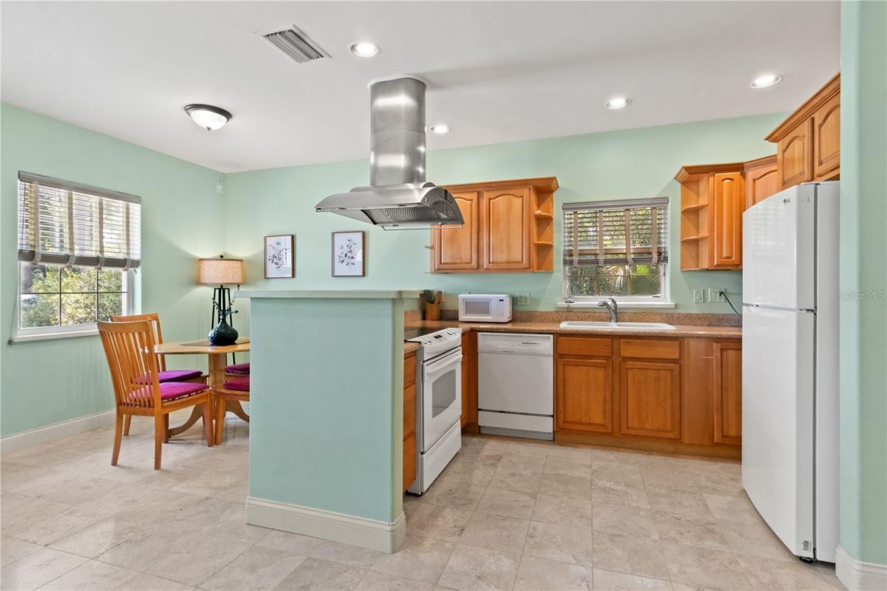 6515 Dimarco Road, Tampa, FL 33634 Photo