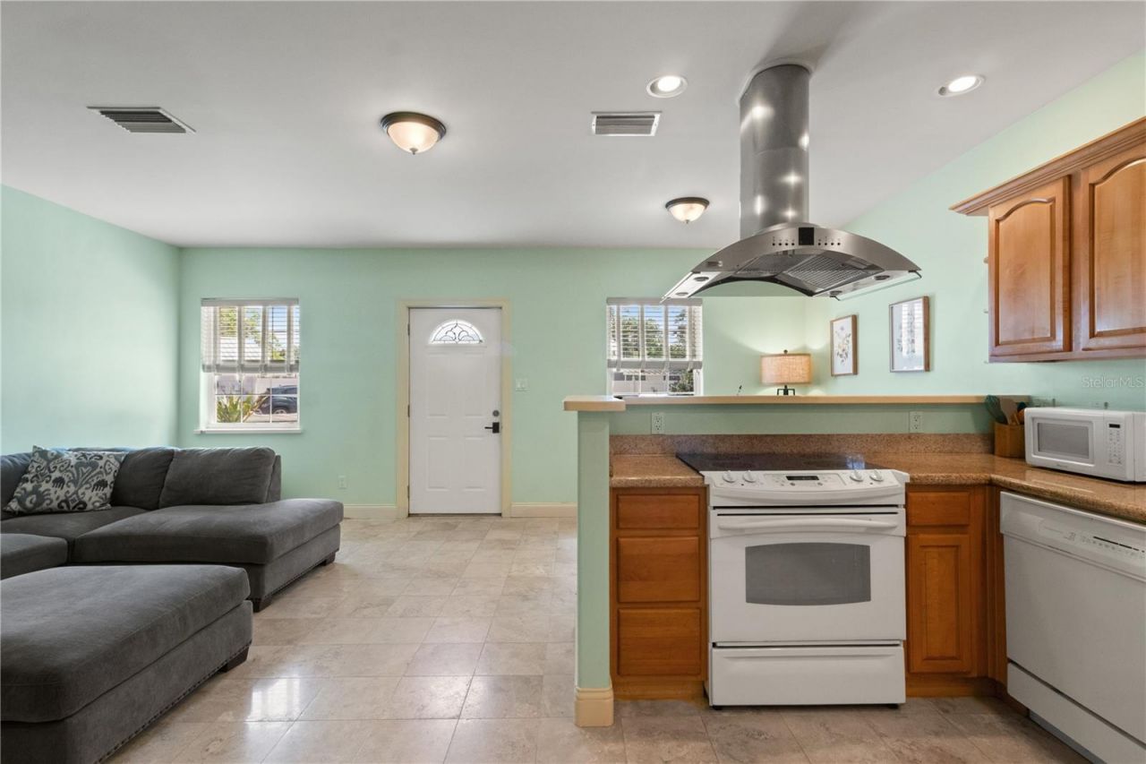 6515 Dimarco Road, Tampa, FL 33634 Photo