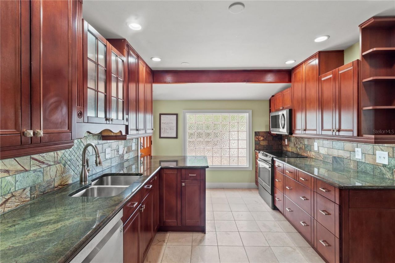 6515 Dimarco Road, Tampa, FL 33634 Photo