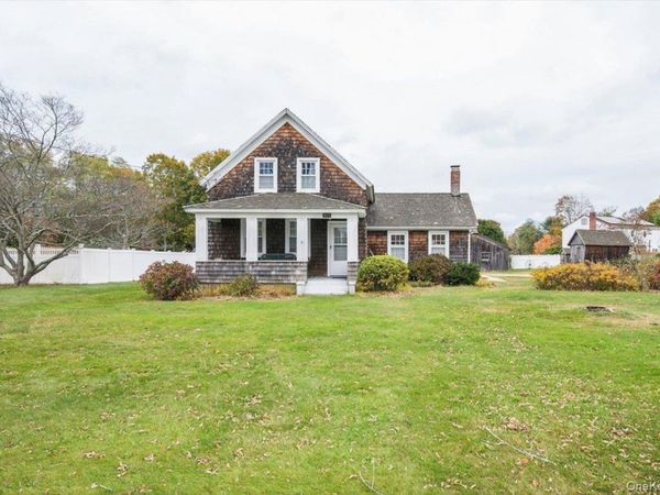 811 Locust Avenue, Bohemia, NY 11716