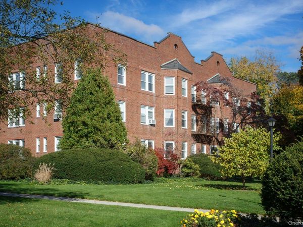 365 Stewart Avenue, Unit A14, Garden City, NY 11530