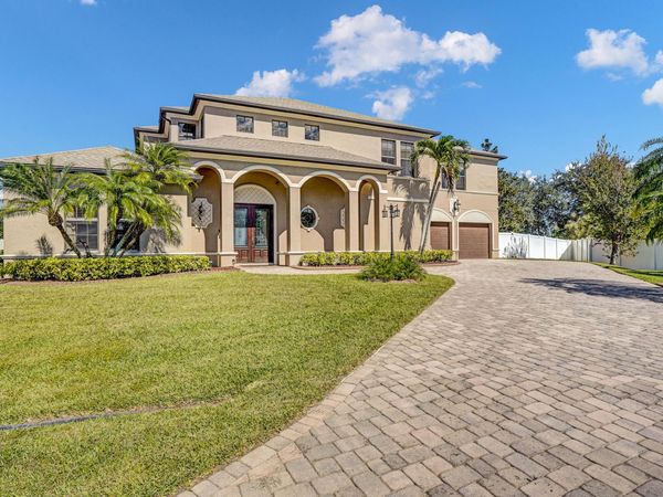 5811 NW Blue Bonnet Court, Port St. Lucie, FL 34986