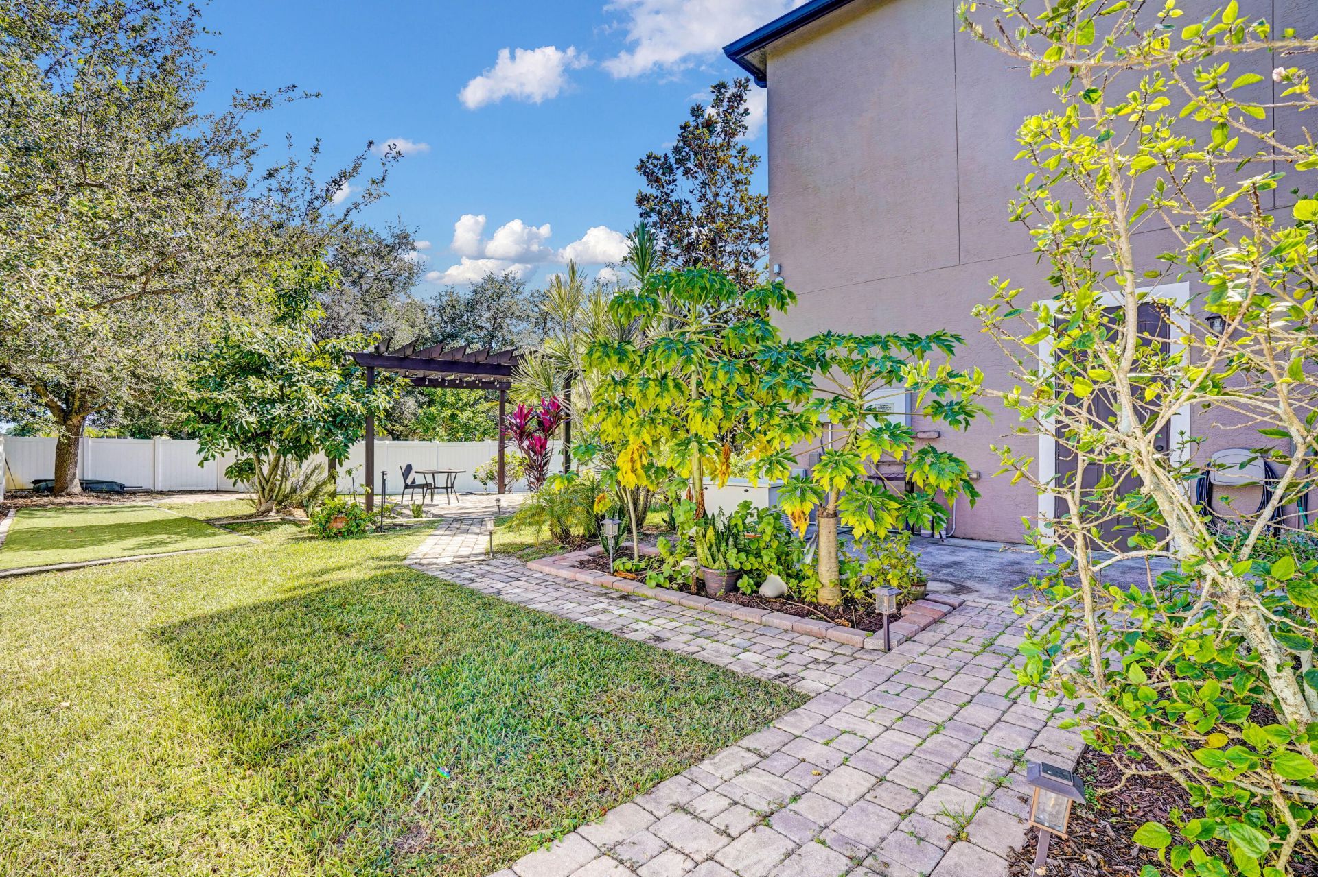 5811 NW Blue Bonnet Court, Port Saint Lucie, FL 34986 Photo