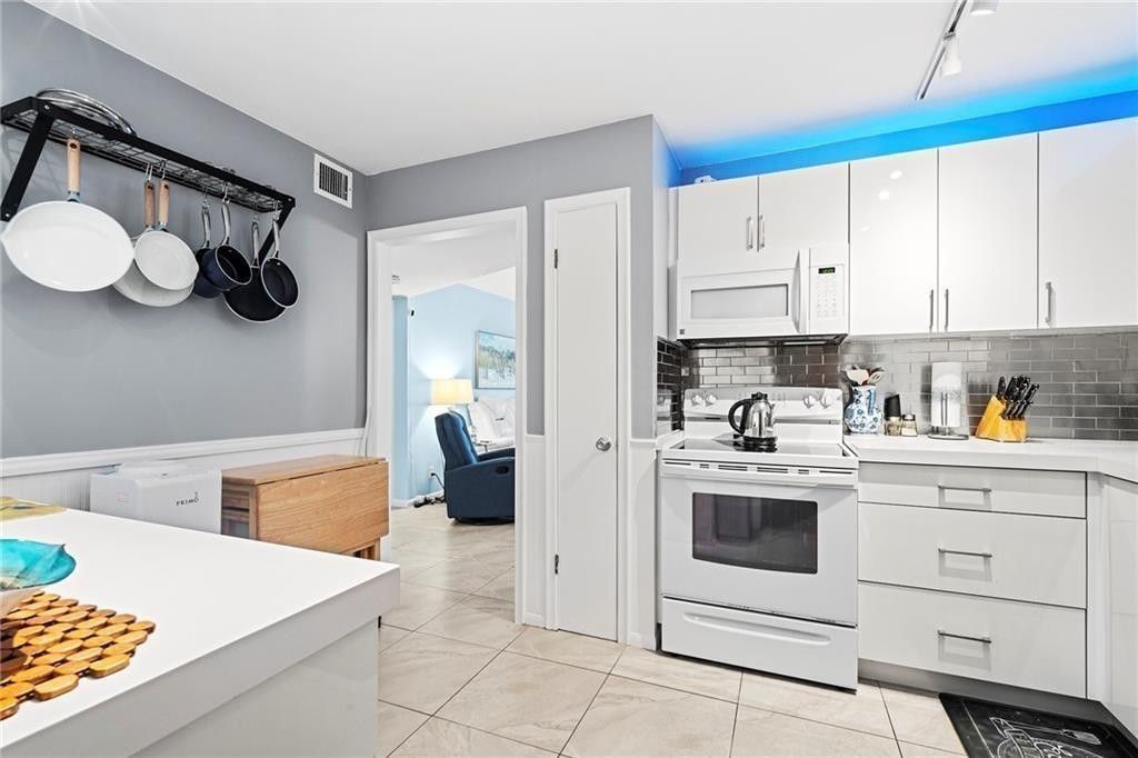 4750 NW 22nd Court, Unit 208, Lauderhill, FL 33313 Photo