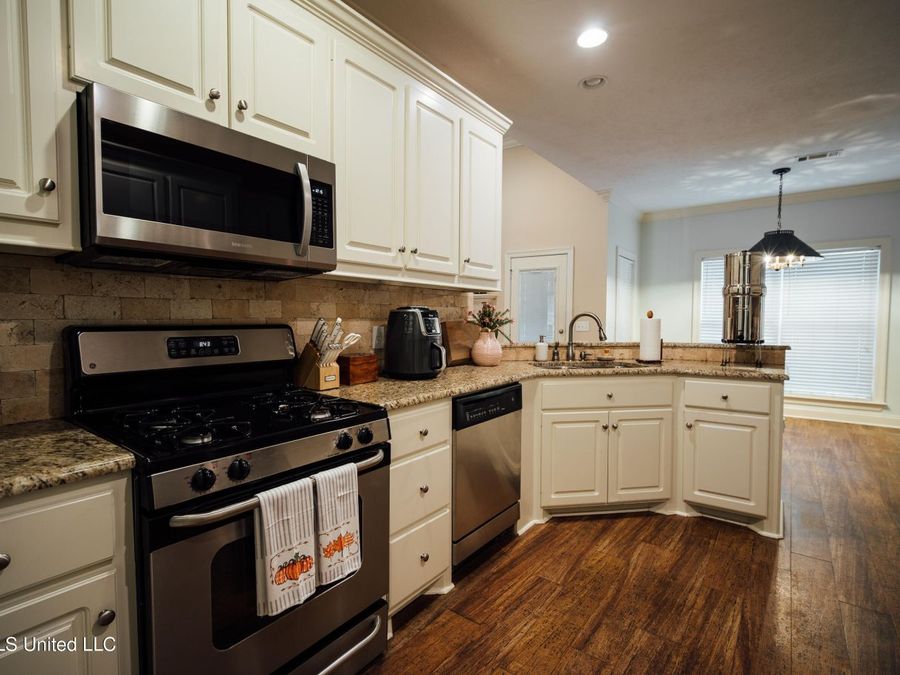 Property Image 5