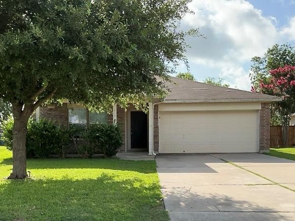 210 Delby ST, Hutto, TX 78634