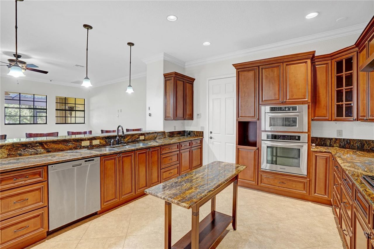 5811 NW Blue Bonnet Court, Port Saint Lucie, FL 34986 Photo