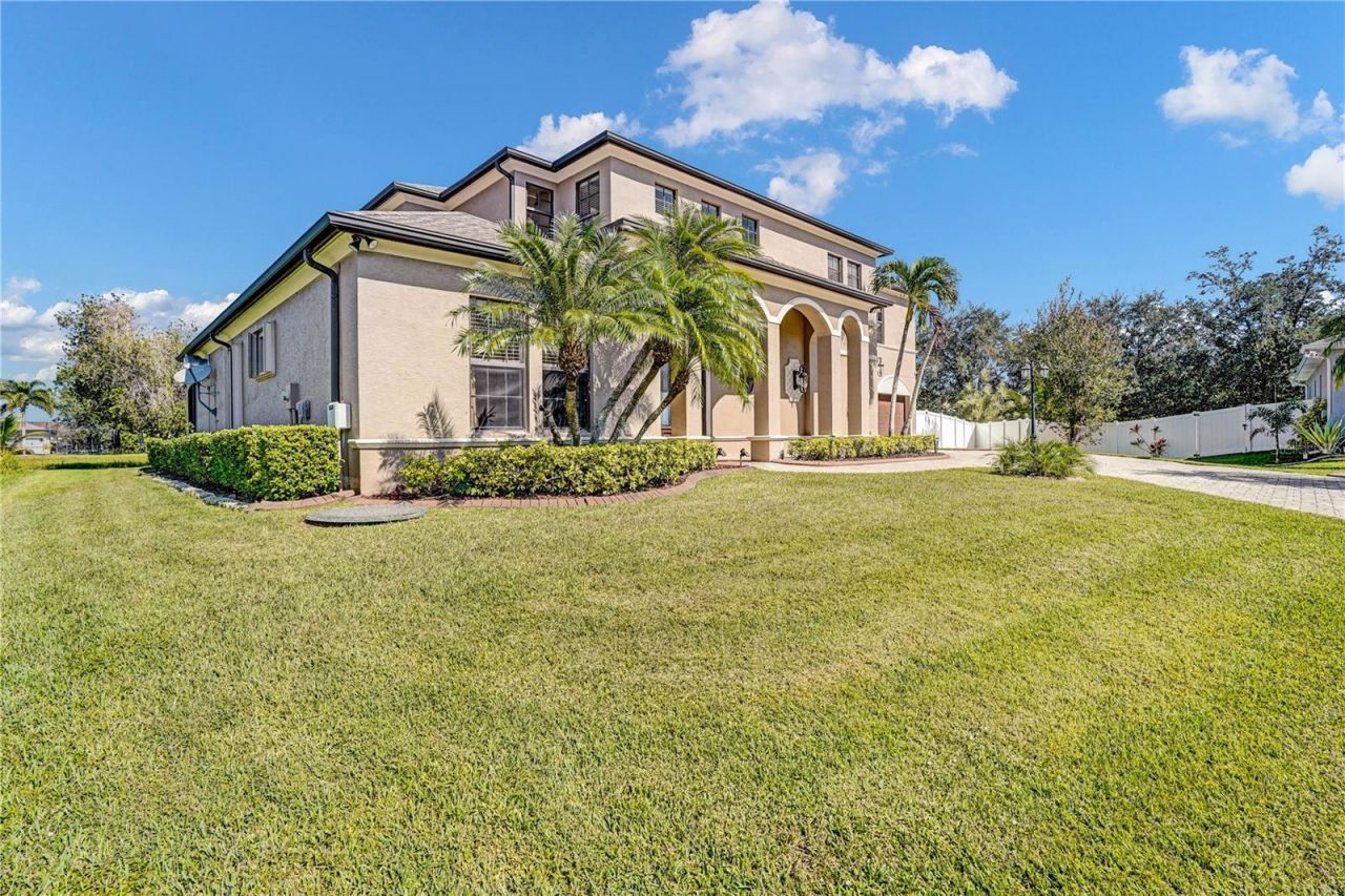 5811 NW Blue Bonnet Court, Port Saint Lucie, FL 34986 Photo