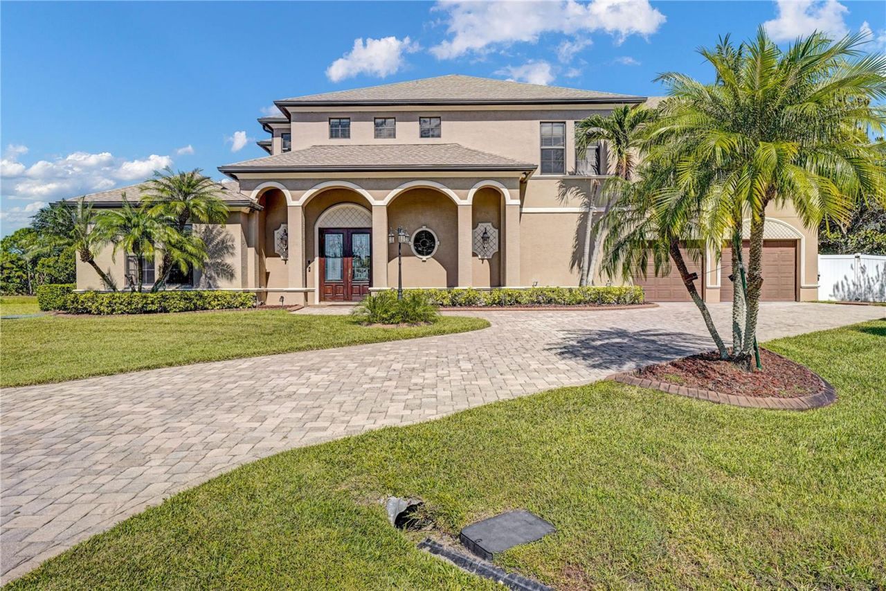 5811 NW Blue Bonnet Court, Port Saint Lucie, FL 34986 Photo