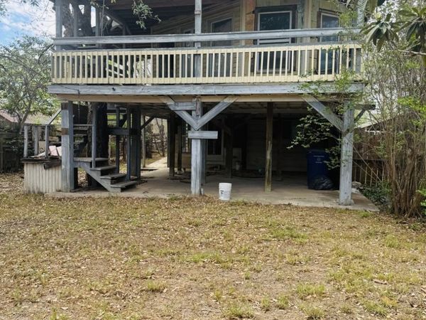 1119 Plum, Floresville, TX 78114
