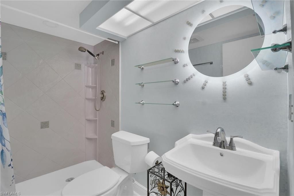 4604 Flagship Dr, Unit 305, Fort Myers, FL 33919 Photo
