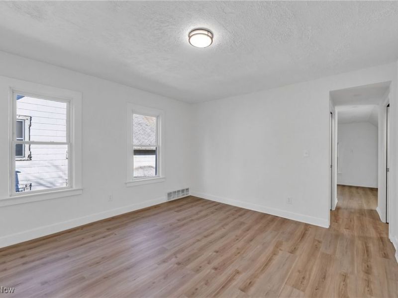 2002 Valentine Avenue, Cleveland, OH 44109 Photo 22