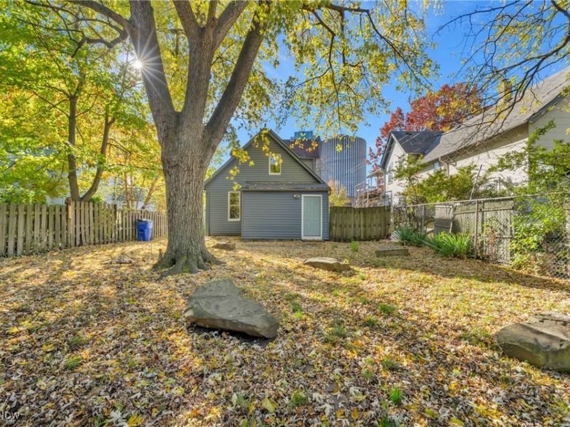 2002 Valentine Avenue, Cleveland, OH 44109 Photo 32