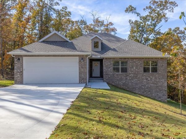 1 Insh Circle, Bella Vista, AR 72715
