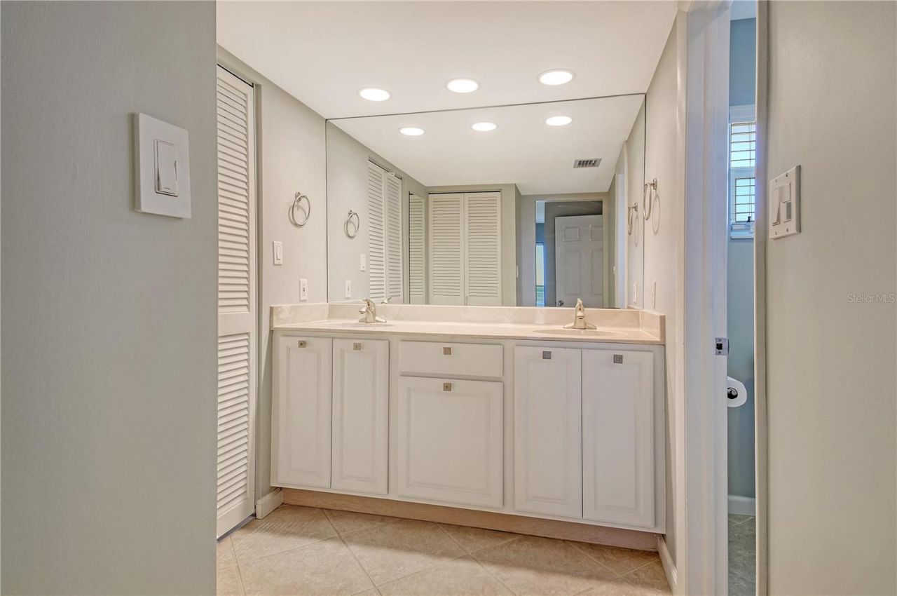 4900 Gulf Of Mexico Drive, Unit 203, Longboat Key, FL 34228 Photo