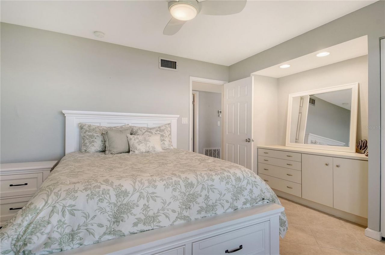 4900 Gulf Of Mexico Drive, Unit 203, Longboat Key, FL 34228 Photo