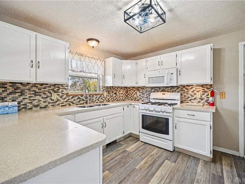 5852 Old US Route 35, Silvercreek Township, OH 45335 Photo 11