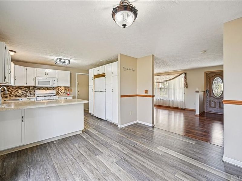 5852 Old US Route 35, Silvercreek Township, OH 45335 Photo 9