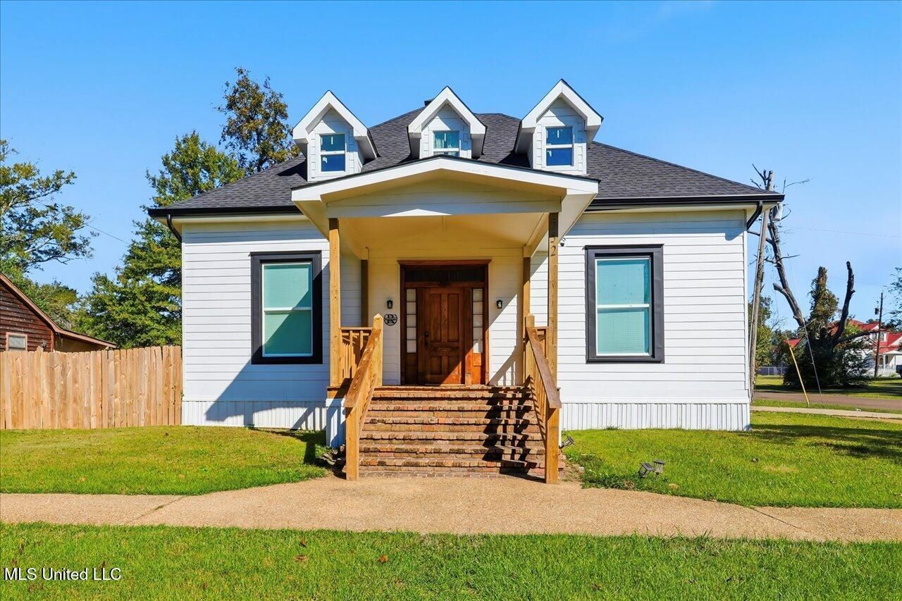 552 E First Street, Forest, MS 39074 Main Photo