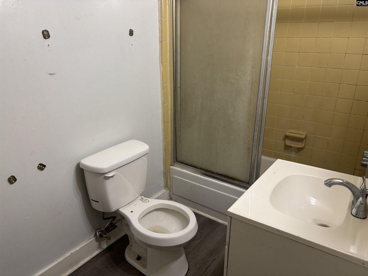 102 Marietta Street  Photo 16