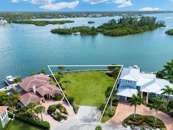 894 FREELING DRIVE, SARASOTA, FL 34242