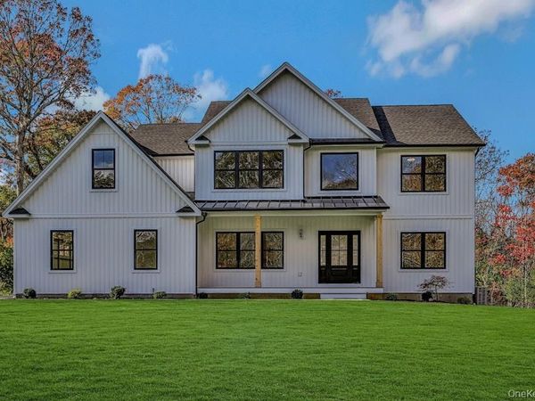 20 Bunker Lane, Middle Island, NY 11953