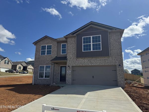 201 Clover Meadow Lane, Maryville, TN 37801