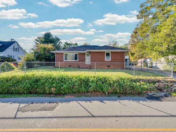 107 Oak St, Sparta, TN 38583