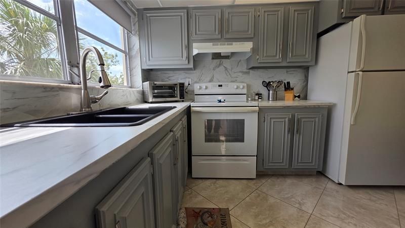 4047 NW 16th Street, Unit 302, Fort Lauderdale, FL 33313 Photo