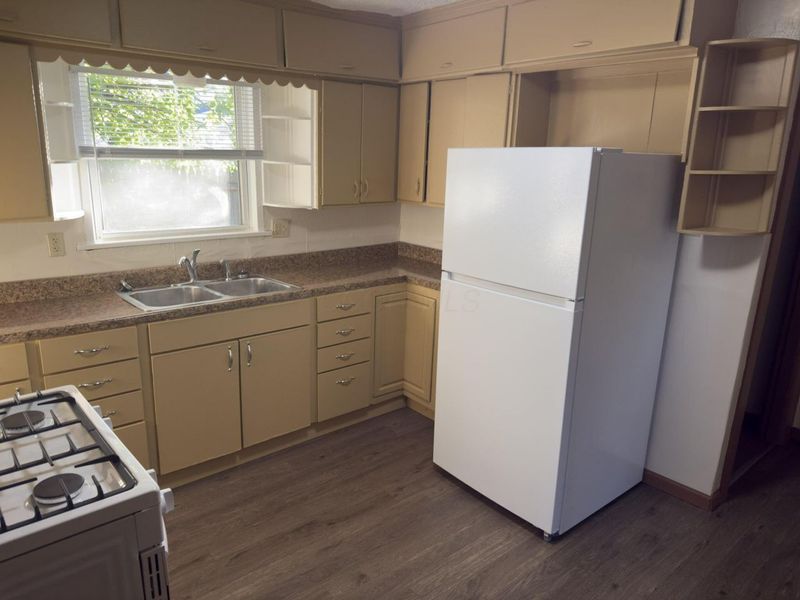 229 W Columbia Street, Marion, OH 43302 Photo 7