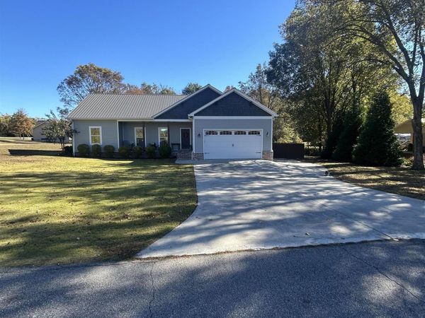 43 Red Barn Road, Guntersville, AL 35976