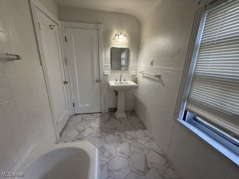 3380 Milverton Road, Shaker Heights, OH 44120 Photo 11